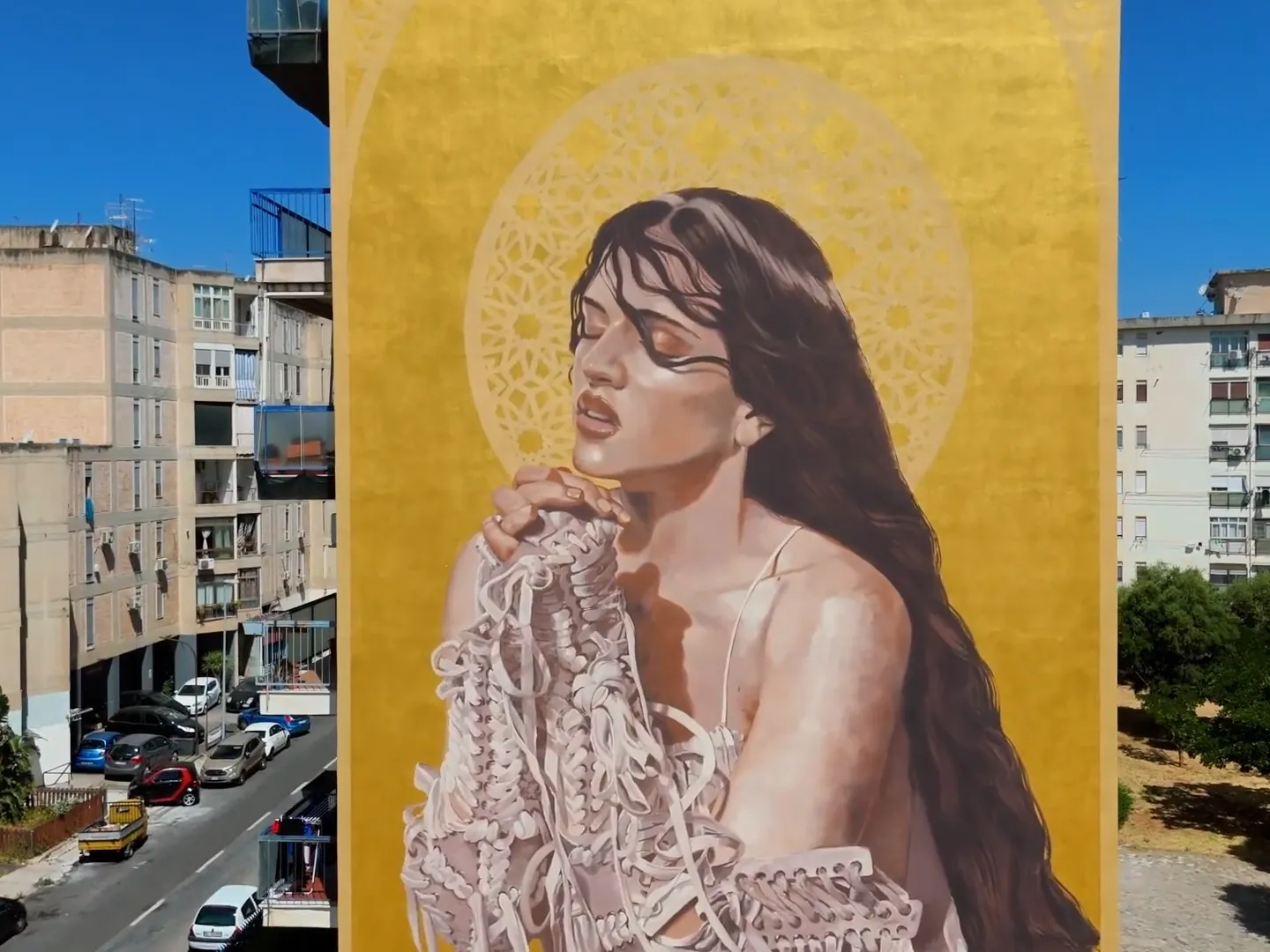 Palermo venera a Rosalía con un mural colosal